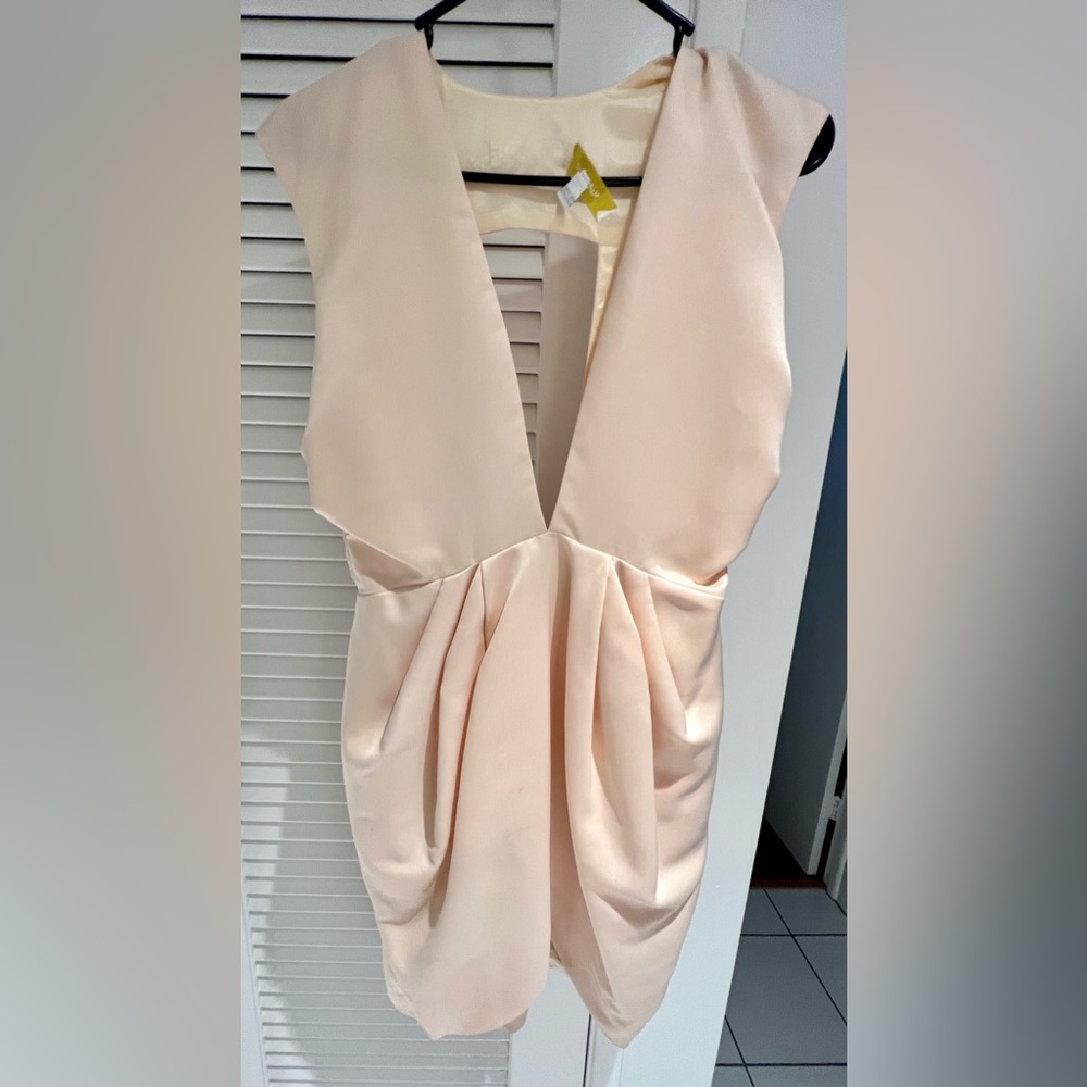 Sleek & chic, light cream/pale pink V neck silk dress